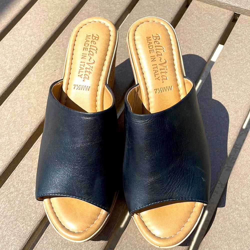 Black leather Bella-Vita slip on wedge sandal - 7 1/2WW